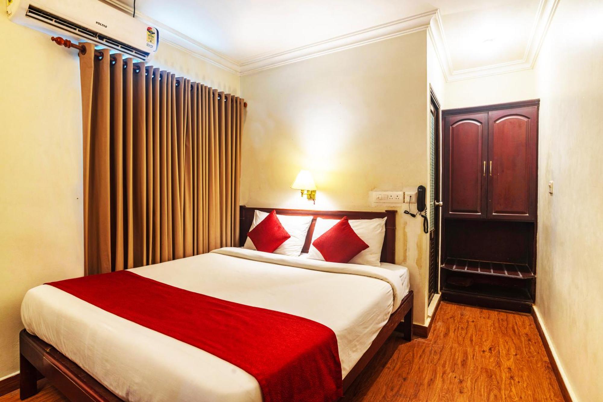 Hotel Archana Inn Kochi Room photo