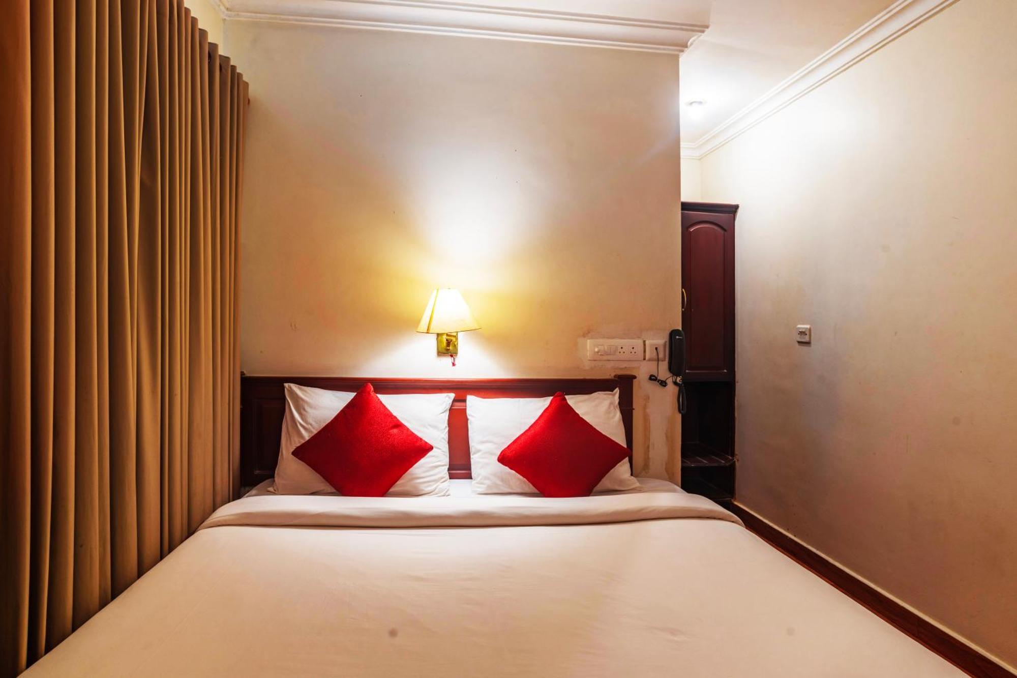 Hotel Archana Inn Kochi Room photo