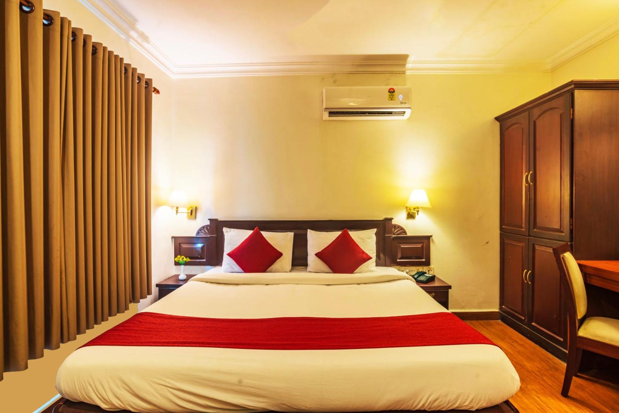 Hotel Archana Inn Kochi Exterior photo