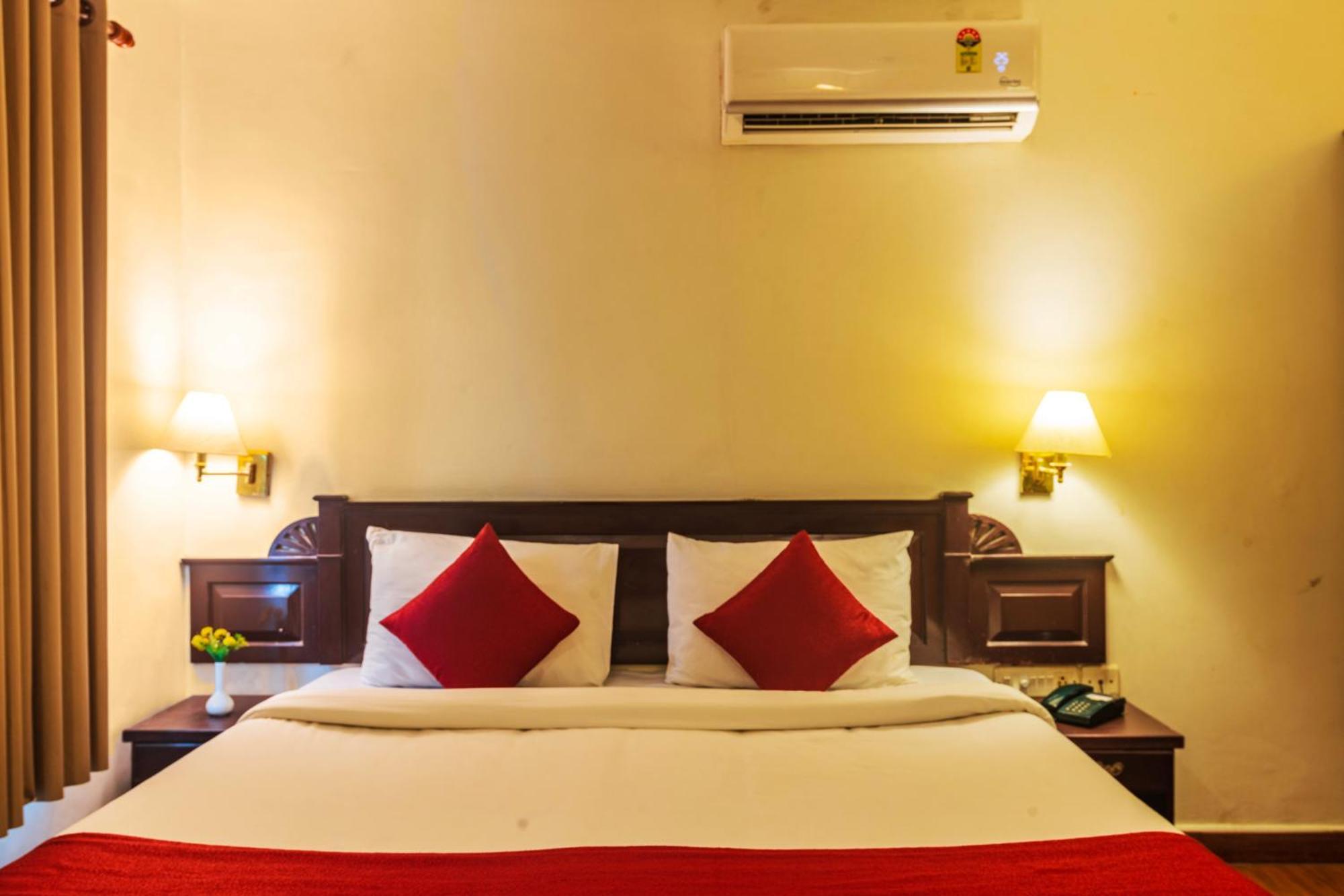 Hotel Archana Inn Kochi Room photo