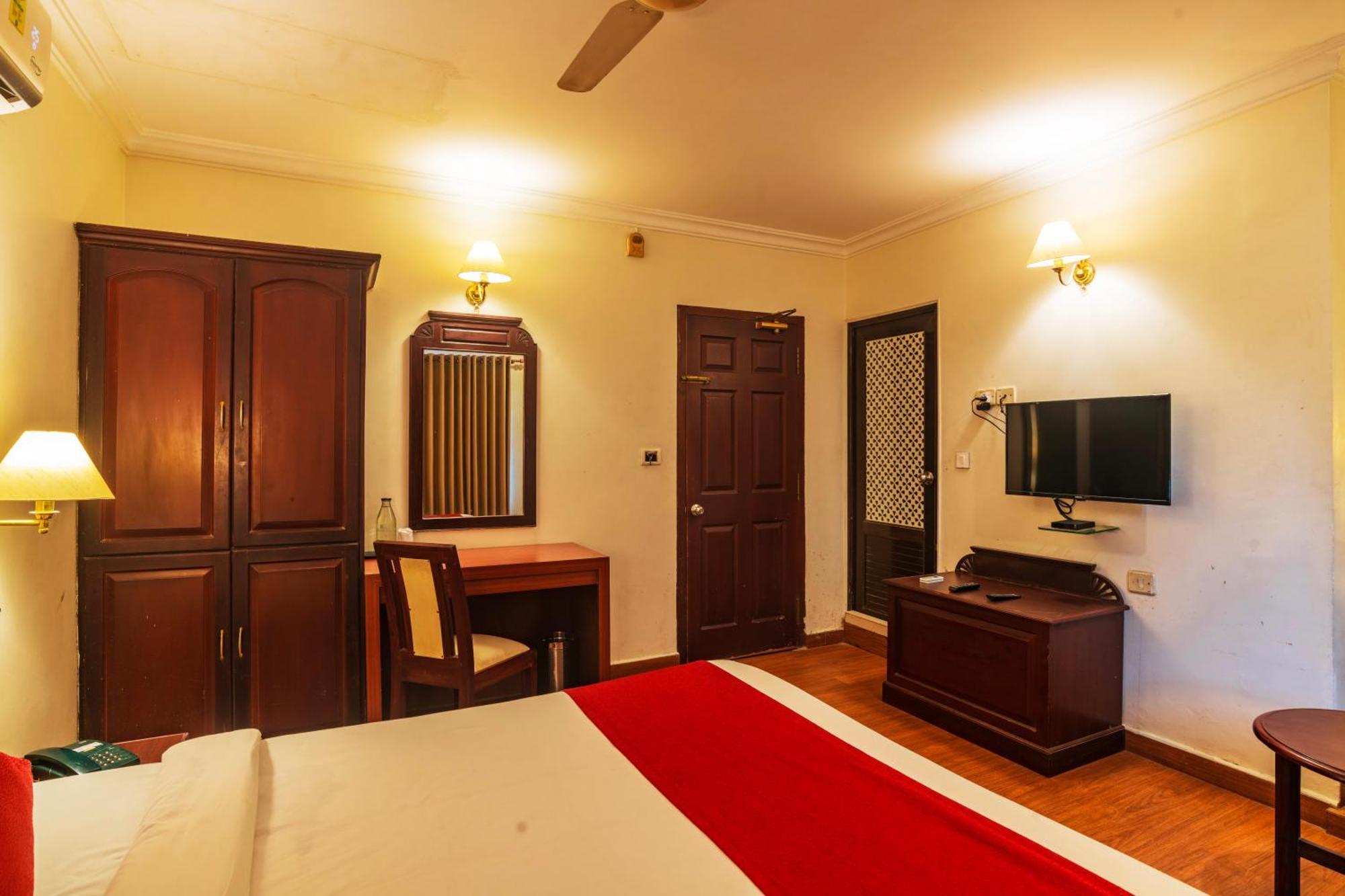 Hotel Archana Inn Kochi Exterior photo