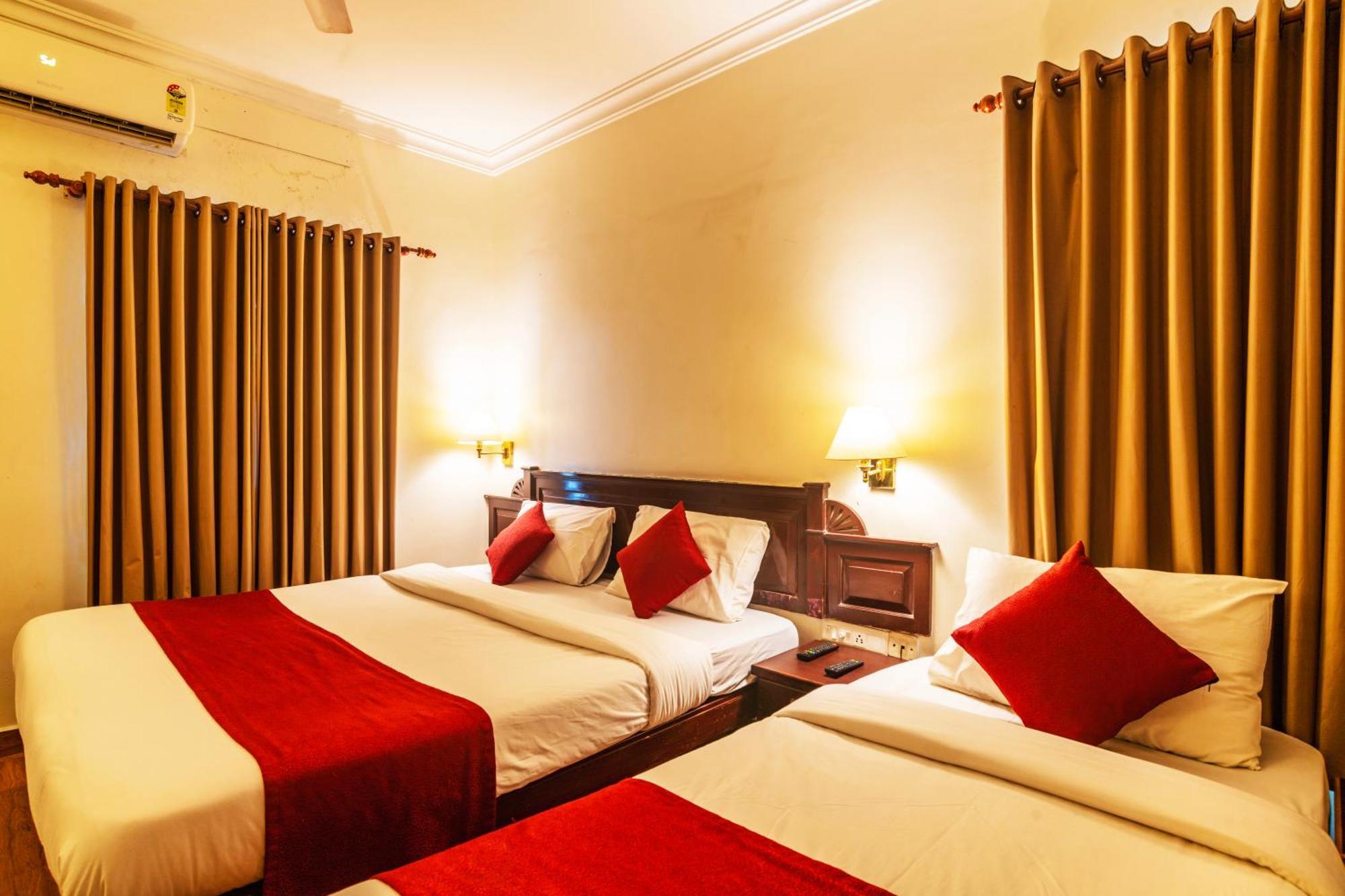 Hotel Archana Inn Kochi Exterior photo