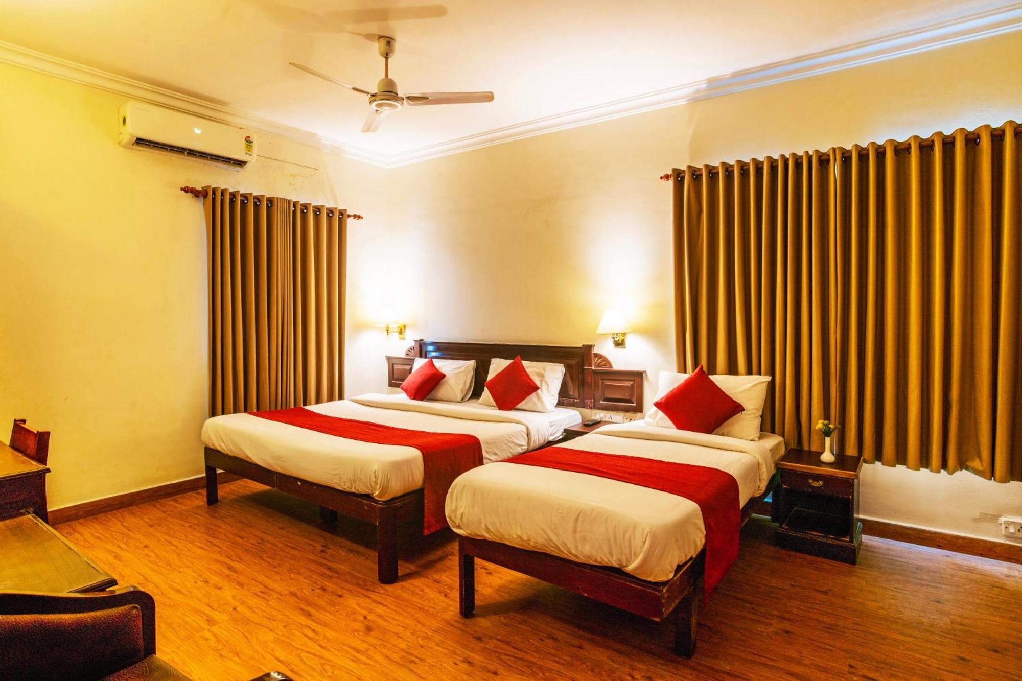 Hotel Archana Inn Kochi Exterior photo