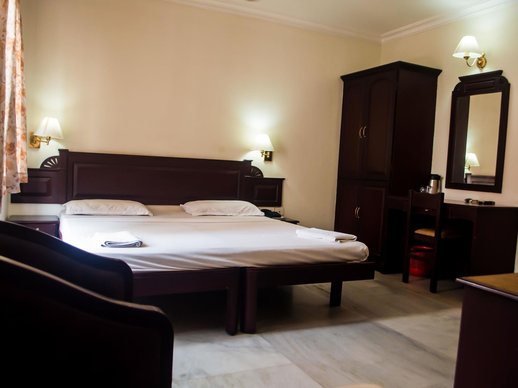 Hotel Archana Inn Kochi Exterior photo