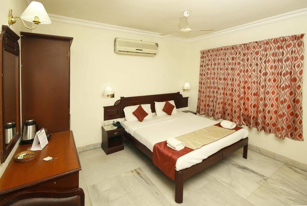 Hotel Archana Inn Kochi Exterior photo