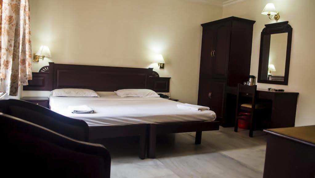 Hotel Archana Inn Kochi Exterior photo