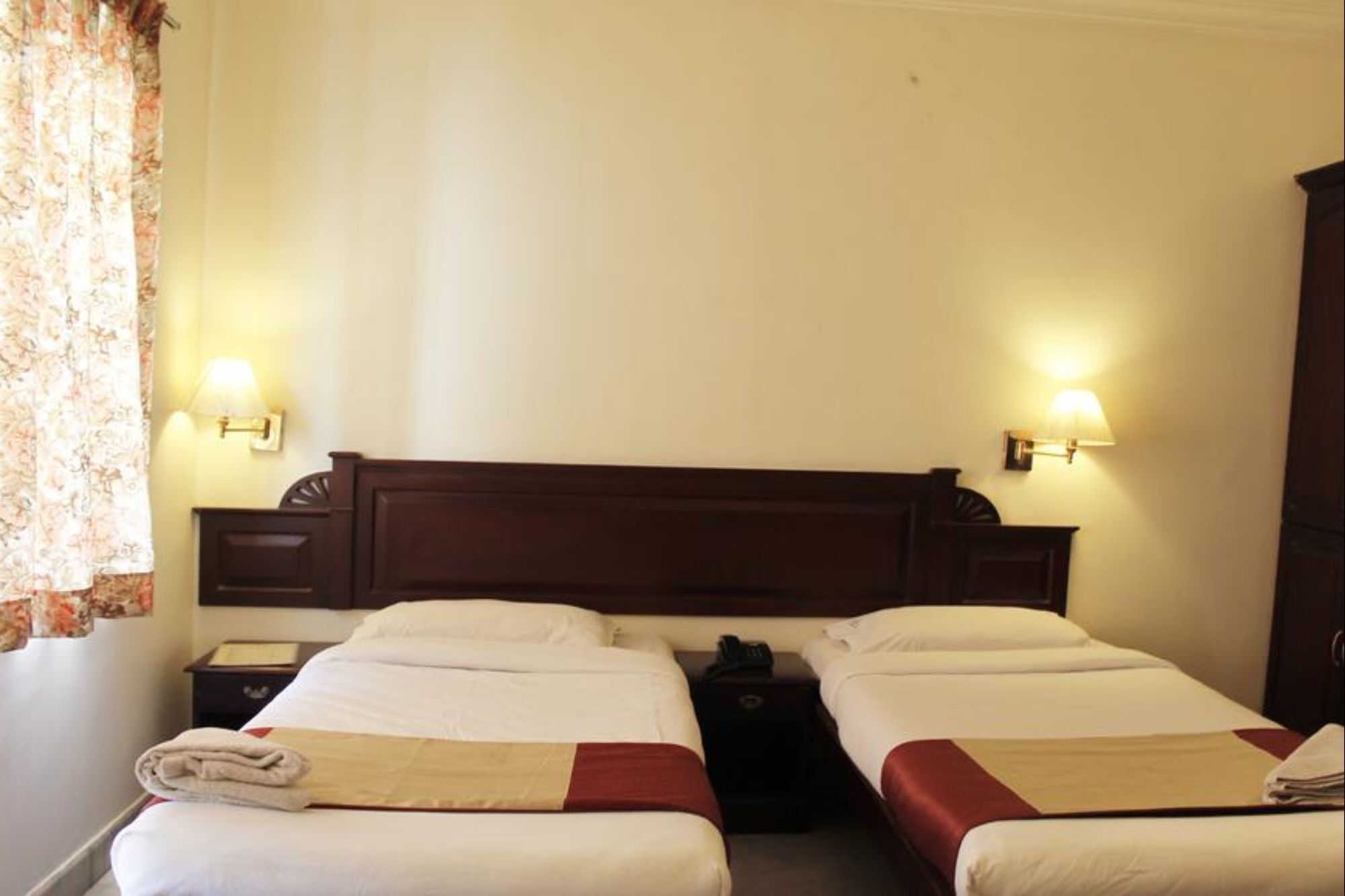 Hotel Archana Inn Kochi Exterior photo